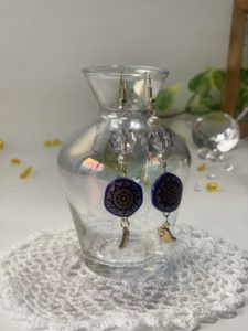 ボタンピアス