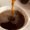 コーヒーそそぐ