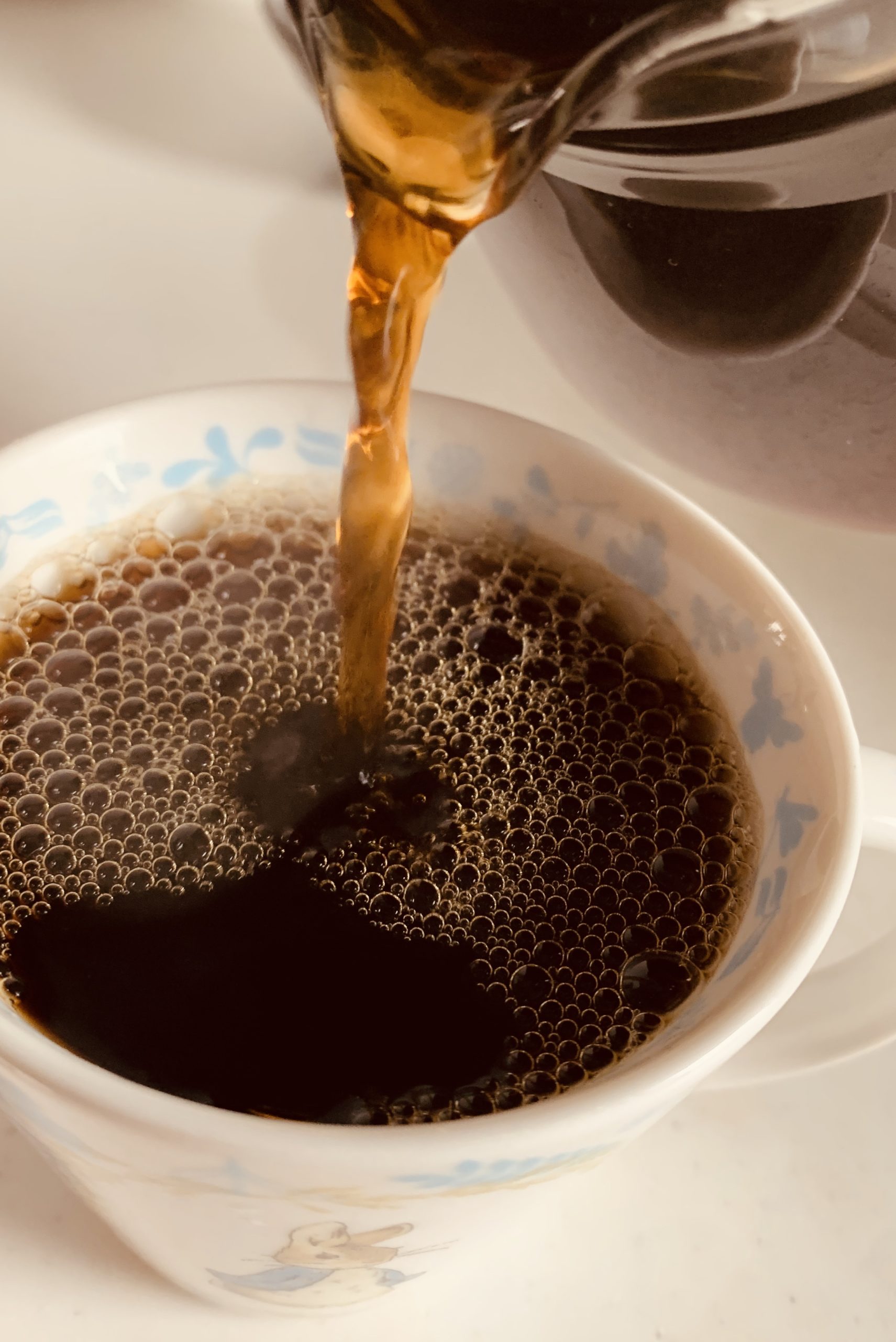 コーヒーそそぐ