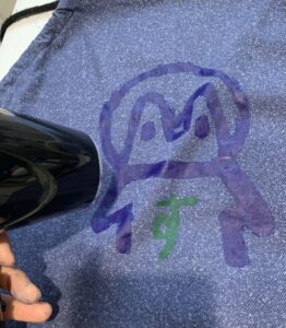 ドライヤーで乾かす