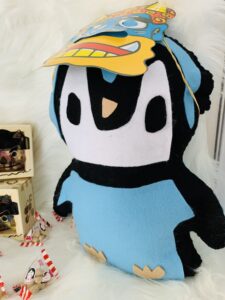 ペンギンに鬼のお面